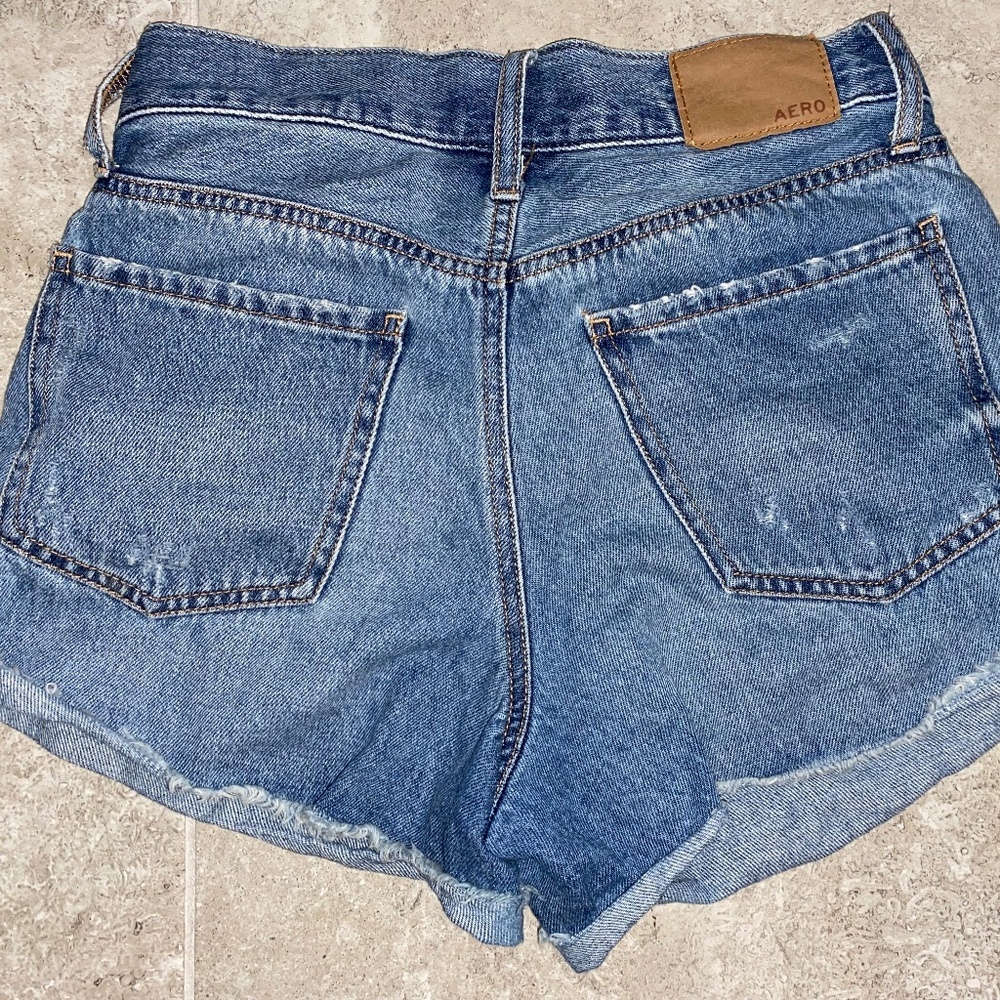 Aeropostale Mom Distressed Denim Shorts Size 0 - Picture 3 of 6